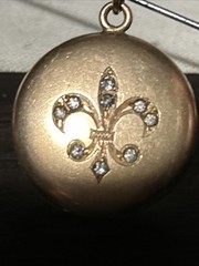 Vtg 8g W&H Wightman & Hough Co. Gold Fill Deco Photo Locket Pendant Fleur De Lis