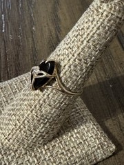 Vintage 10k Yellow Gold Black Onyx Flower Ring – Size 6.5