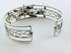 Vintage Krementz Silver Tone Metal Floral Design Openwork Cuff Bracelet 6.75 In