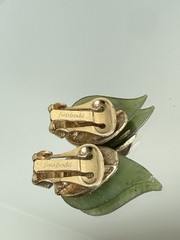 Vintage Swoboda Green Jade Leaf Clip On Earrings Gold Tone Carved Stone MCM