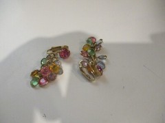 VINTAGE Earrings Dangle Multicolor Roud Goldtone Cased Beads Clip On