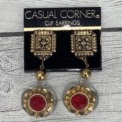 Vintage Casual Corner clip On earrings Lucite