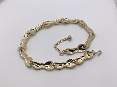 Vintage Crown Trifari Gold Tone Trifarium Plated Frosted Leaf Choker Necklace