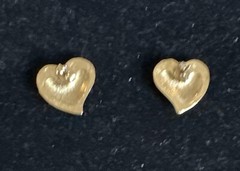 Avon Precious Hearts Earrings VTG 1980’s Hammered Texture 3/4″ Gold Tone