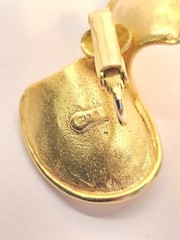 Signed TAT Vintage Earrings Matte Gold Clip-on 1990’s Fashion Statement