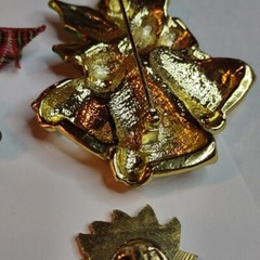Vintage Christmas Brooches Trees / Bells / Santa / Poinsettia pins lot Of 6