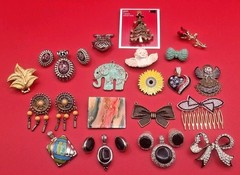 LOT Vintage costume jewelry pin brooches Cookie Lee, Best, Mimi Di N & unbranded
