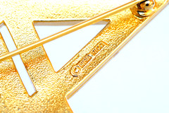 Nina Ricci Vintage Brooch Glam Interlaced Rhinestone Triangles Gold Tone 75MM
