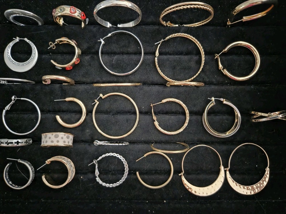 Vintage To Now Quality Earrings Lot Gold & Silver Tone HOOPS pierced NO JUNK 20