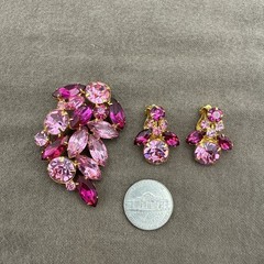 Vintage Pink Rhinestone Gold Tone Brooch And Clip On Earring Jewelry Set