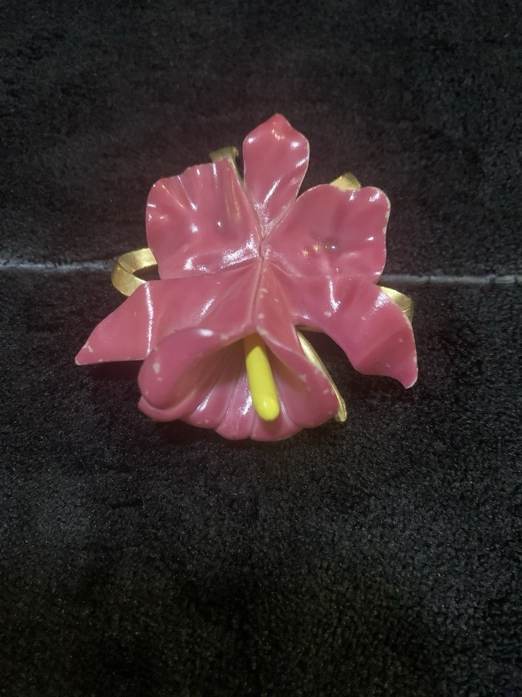 Vintage Pink Flower Brooch Pin Pre-owned Estate Jewelry