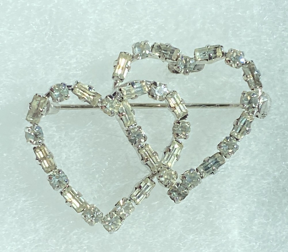 Vtg Silver Tone Double Heart White Austrain Round Baguette Crystal Pin Brooch