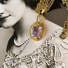 Vtg Lavender Glass Pendant Necklace – Gold Tone 18” -Thumbless Clasp 1950s-1960s