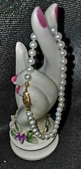 VINTAGE YELLOW GOLD PEARL BRACELET…Rare, HTF Petite Bright White Pearls 8.5in