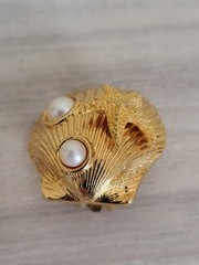 Vintage Marvella Goldtone Starfish Seashell Clip Earrings Faux Pearl HTF Clip On