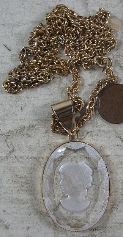 Vintage Goldtone Necklace & Lucite Cameo Pendant 23”