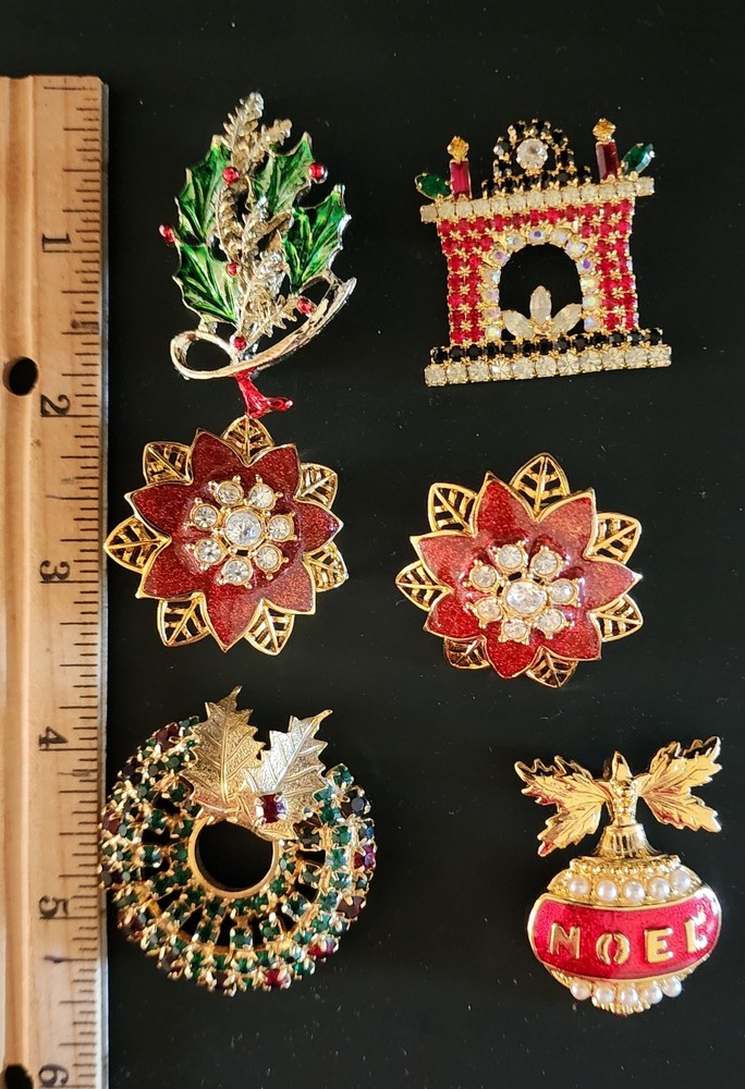 3 Christmas pins, brooches, 1 earring, 1 Pendant