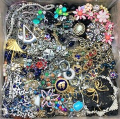 FREE SHIP Vintage Now Jewelry 5 Lb Lot Junk Harvest DIY Rhinestone Brooch Chains
