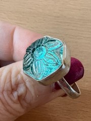 VINTAGE CARVED FLOWER AQUA BLUE GLASS RING 925 STERLING UNIQUE HEXAGON SHAPE