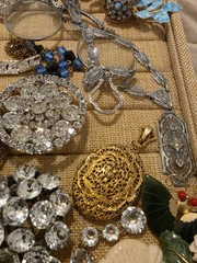 Older Vintage Jewelry 30pcs Lot