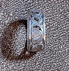 Vintage Sterling Silver Ornate Heart Floral Design Uncas Band Ring Size 7.25