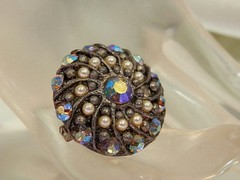 Pretty Vintage 1950 Faux Pearl Aurora Rhinestone Brooch 836a