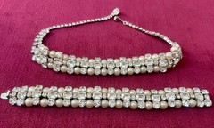 GORGEOUS SPARKLING VTG WEISS RHINESTONE & FAUX PEARL NECKLACE AND BRACELET SET
