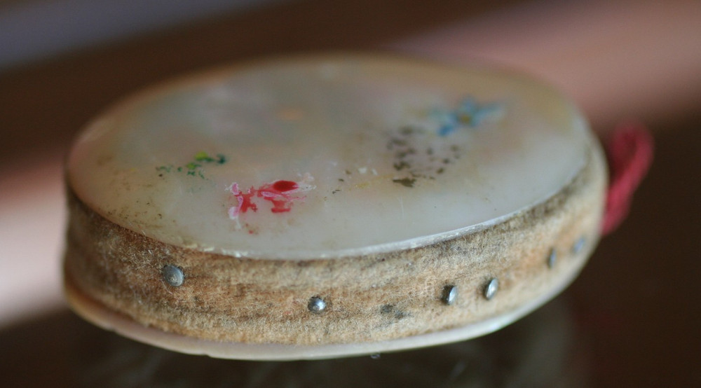 ANTIQUE:* SHELL & BONE HANDCRAFTED PENDANT BETWEEN FABRIC MIDDLE PENDANT
