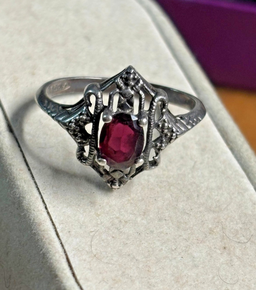 Vintage AVON NV Nevada Silver 925 AMETHYST Ornate Filigree GOTHIC RING sz 8