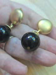 Vintage Erwin Pearl Black Ball Drop Dangle Clip On Earrings Matte Gold Tone