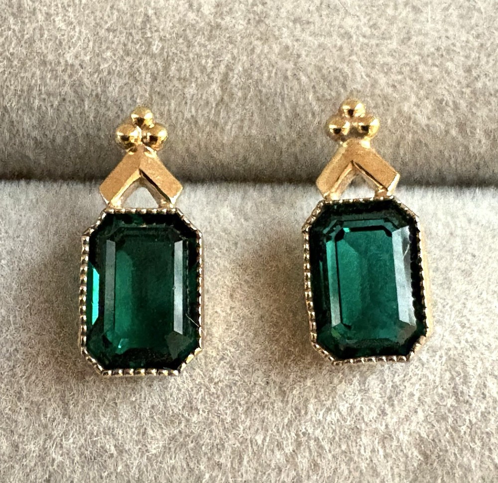 Vintage Dainty Rolled Yellow Gold Emerald Cut Green Pierced Post Earrings