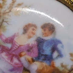 Vintage Porcelain Courting Couple Brooch Gold Tone Filigree Frame 4.5cm