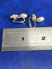 Vtg Silvertone Rhinestone Faux Pearl Flower Dangle Drop Clip On Estate Earrings