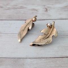 Vintage Clip On Earrings 1 & 5/8″ Gold Tone Leaf with Faux Pearl Statement Fall