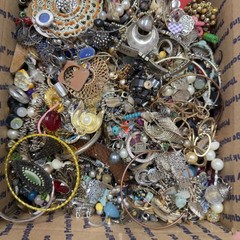 15+ Lbs Vintage To Now Craft Repair Tangled Junk Drawer Jewelry Lot