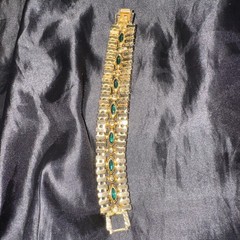 Vintage Juliana Emerald Green Rhinestone Gold Tone Bracelet