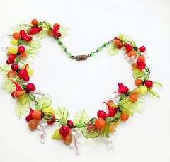 READ Vintage Italian Glass Fruit red bird leaf Salad cardinal green Necklace