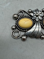 Vintage Silver color With Yellow Cracked Oval Stones Floral Design pendent READ
