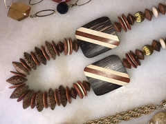 BIG LOT 4 VINTAGE STATEMENT NECKLACES 1970s-1980s-1990s WOOD/METAL/GLASS