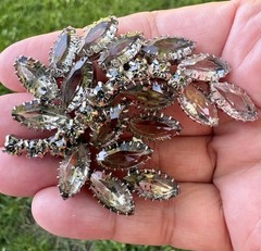 Vintage 1950s-1960s Smoky Gray AB Rhinestone Floral Spray Leaf Brooch 22g Estate