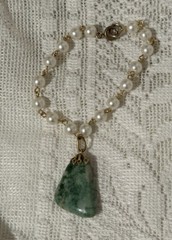 Vintage Jade Bracelet Polished Stone With White Faux Pearl Beads & Cable Links
