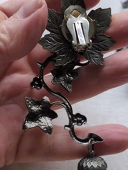 Vintage 60s Grape Vine Clip On Earrings And Matching Brooch, Silver Tone