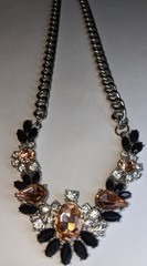 Y2K Era Pink Black Flower Chain Necklace American Eagle Women Fashion Jewelry