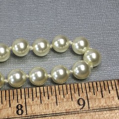 Knotted Single Strand Faux Pearl Gold Plated Clasp Creamy Beige Necklace 18″ L