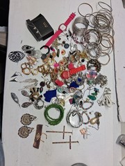 3.18Lbs Wearable Vintage Jewelry Huge lot Costume And More Unsearched Tangled