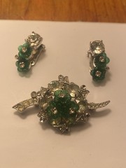 Vintage Eisenberg Ice Clear & Emerald Green Bouquet Brooch & clip earrings