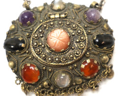 VINTAGE SAJAI NECKLACE PURSE MULTI GEMSTONES CABOCHONS HINGED COMPARTMENT 26in
