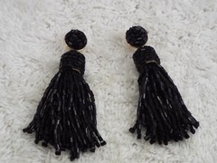 SUGARFIX Black Glass Bead Tassel Pierced Earrings (K11)