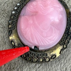 Vintage Cameo Brooch Gold Tone Pink READ