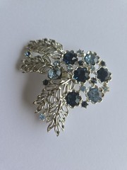 Vintage Mid Century Blue Rhinestone Flower Brooch